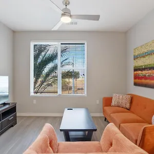 https://stay-gia-chic-modern-2-bedroom-apartment-with-swimming.scottsdalehotels.org